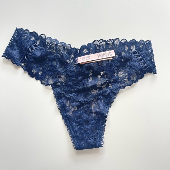 Victoria’s Secret - Picture 2 of 3